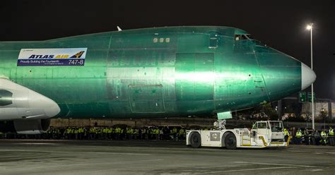 Boeing bids farewell to an icon, delivers last 747 jumbo jet .